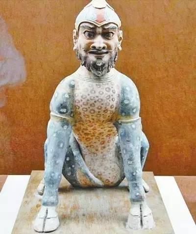 鎮(zhèn)墓獸的撞臉之旅，聽(tīng)泉之聲，獨(dú)享單間之幸，鎮(zhèn)墓獸的撞臉之旅，獨(dú)享單間之奇遇與聽(tīng)泉之聲
