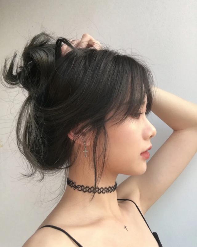 最新美發(fā)視頻，引領(lǐng)時(shí)尚潮流的發(fā)型設(shè)計(jì)指南，時(shí)尚引領(lǐng)者，最新美發(fā)視頻與潮流發(fā)型設(shè)計(jì)指南