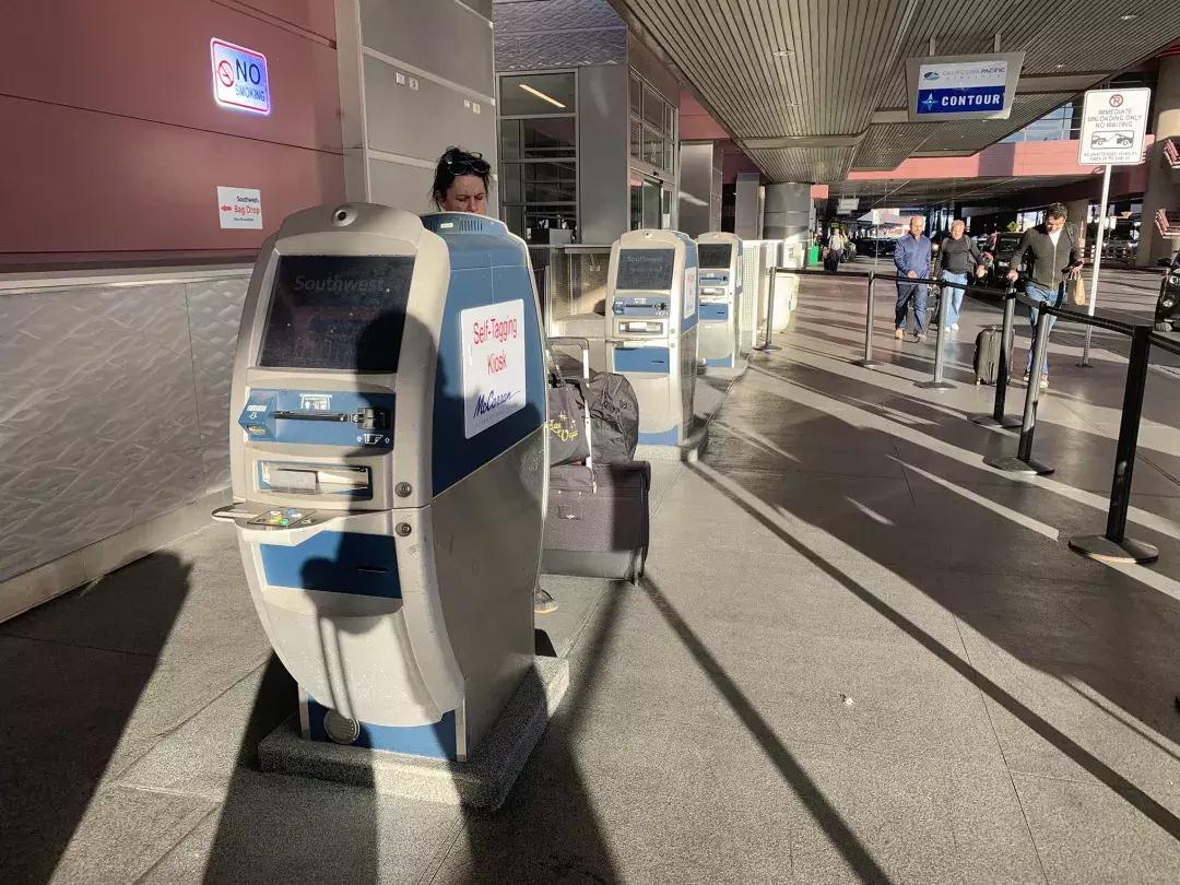 不推薦乘坐的航空公司，深度剖析其問(wèn)題與服務(wù)缺陷，深度解析不推薦乘坐的航空公司，問(wèn)題與服務(wù)缺陷剖析