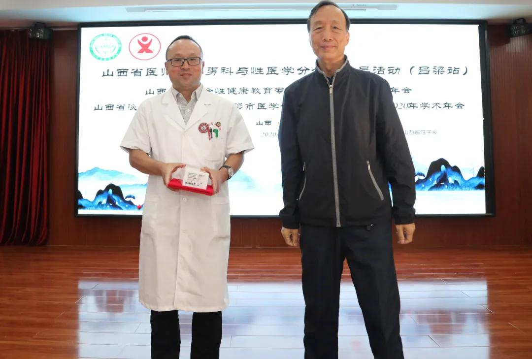 關于小男孩環(huán)切術手術視頻的探討與解析，小男孩環(huán)切術手術視頻探討與深度解析