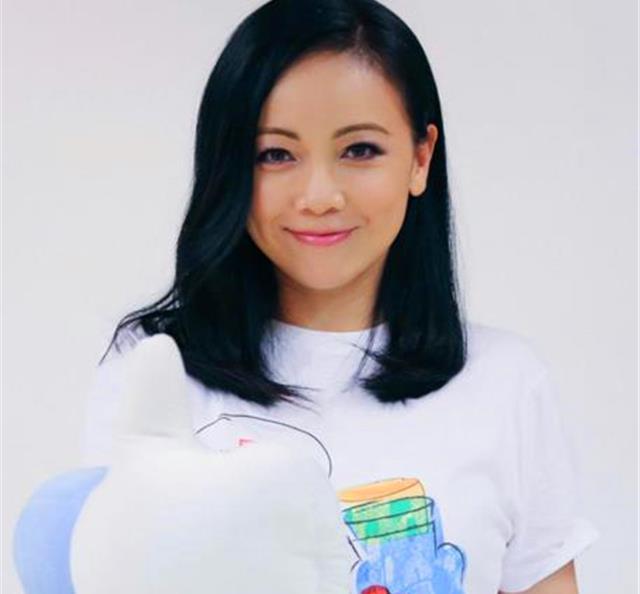 鄧萃雯演員，演藝界的璀璨明星，鄧萃雯，演藝界的耀眼明星